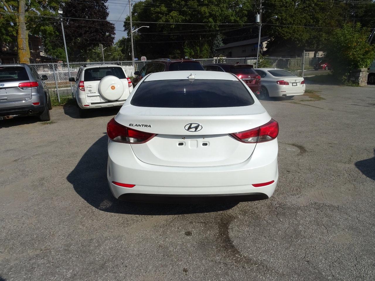 2016 Hyundai Elantra GL - Photo #7