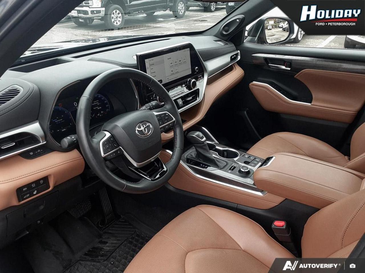 2023 Toyota Highlander Platinum Photo