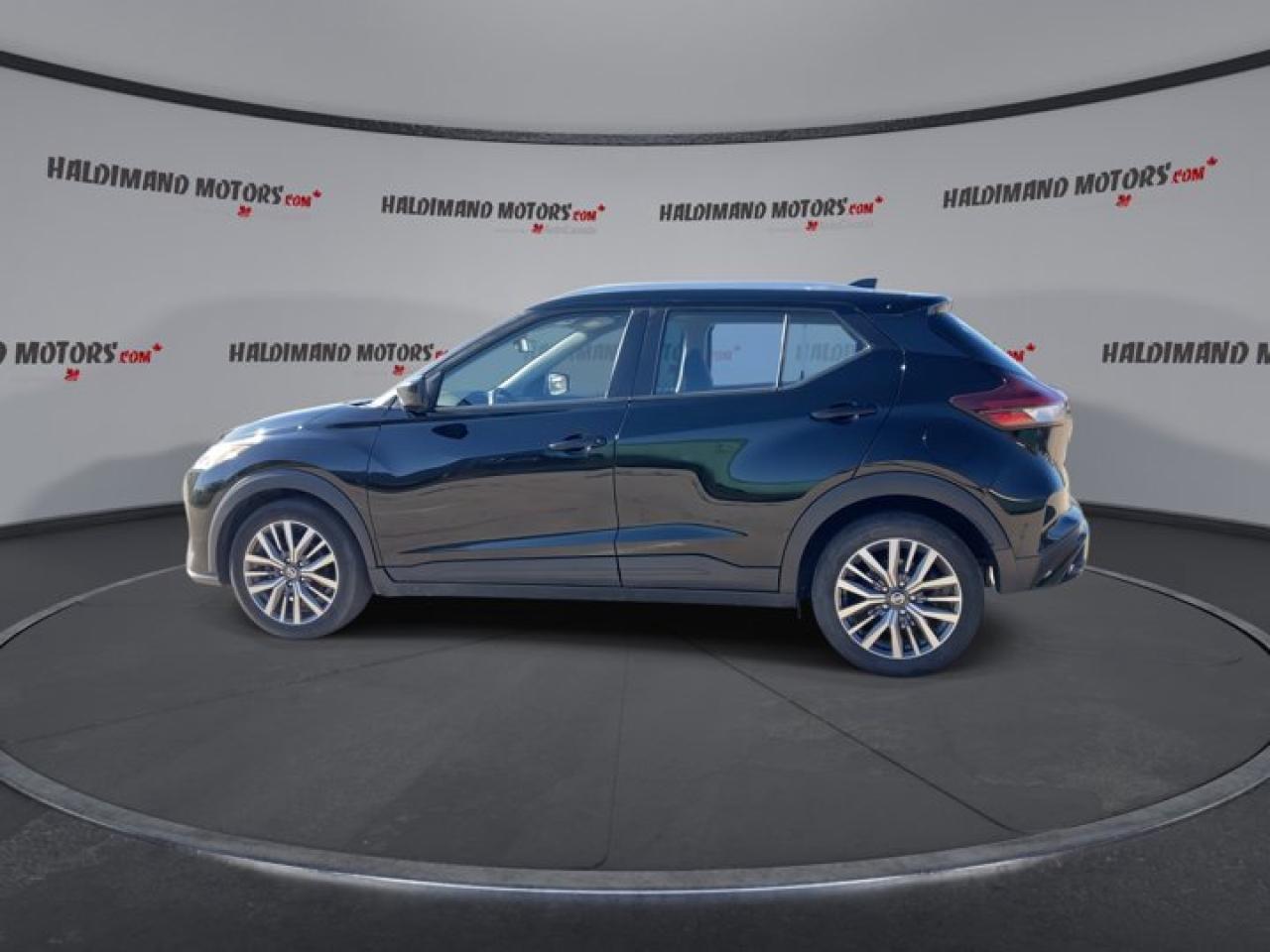 2021 Nissan Kicks SV Photo