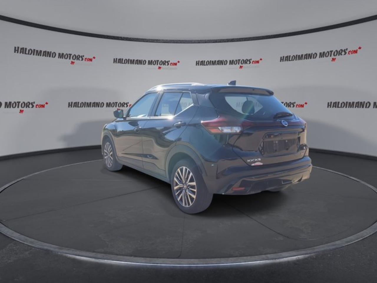 2021 Nissan Kicks SV Photo