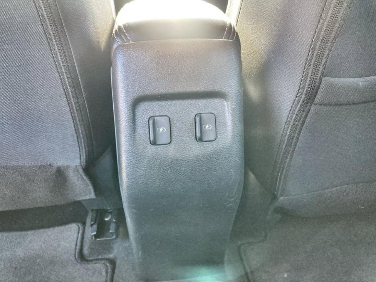 2021 Nissan Kicks SV Photo