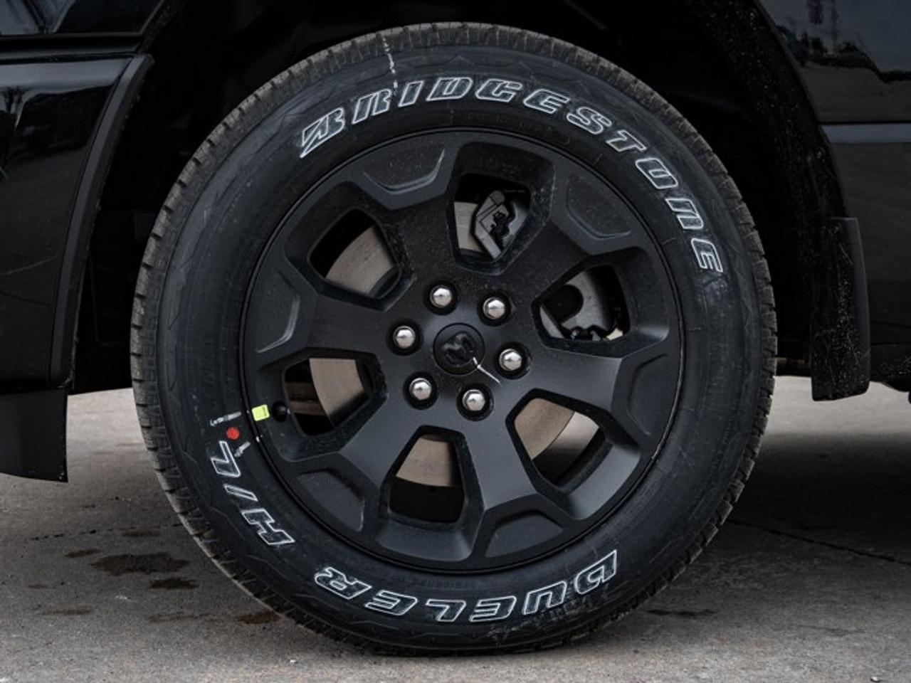 2026 RAM 1500 Express Photo