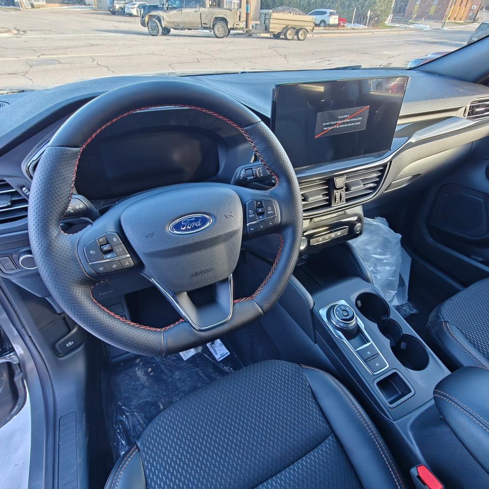 2025 Ford Escape ST-Line AWD Photo