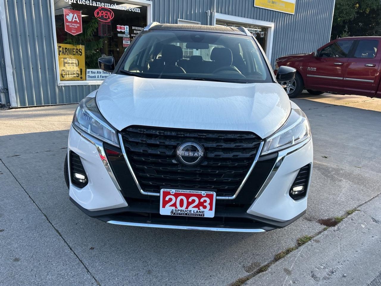 2023 Nissan Kicks SV  ** BLACK TOP ** Photo