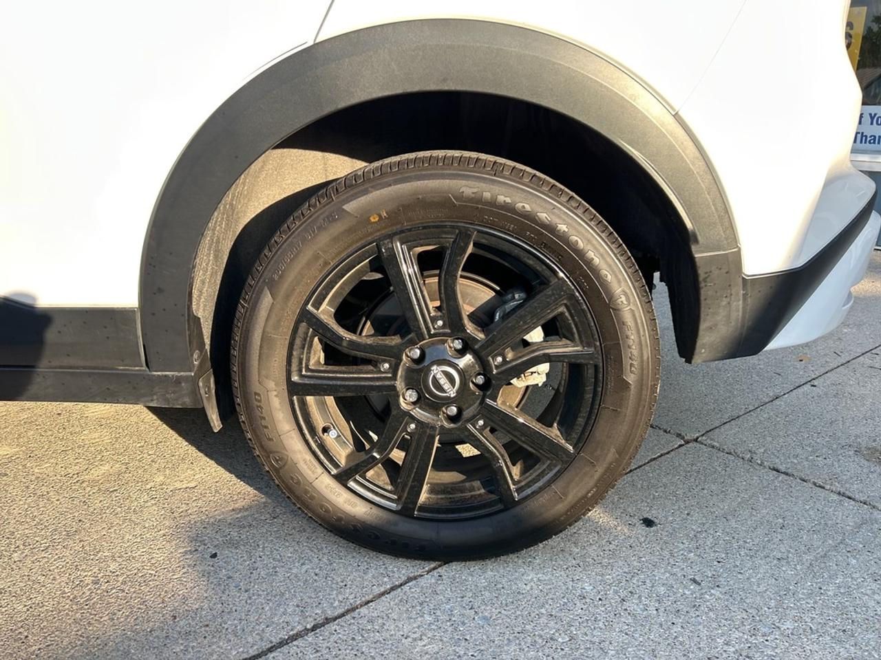 2023 Nissan Kicks SV  ** BLACK TOP ** Photo