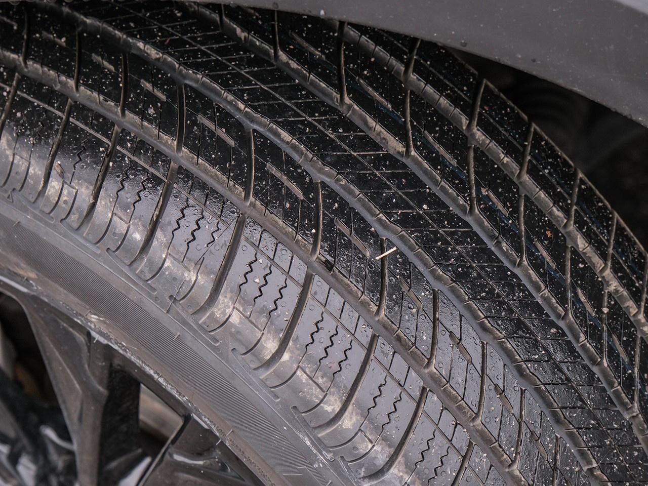 2025 Honda CR-V Hybrid Touring Photo