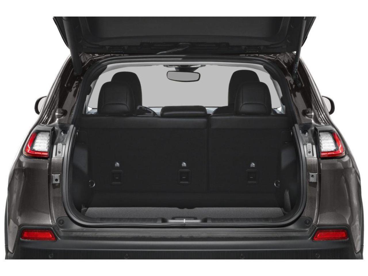 2023 Jeep Cherokee Altitude New Arrival | Clean CarFax | Leather | Roof | Nav Photo