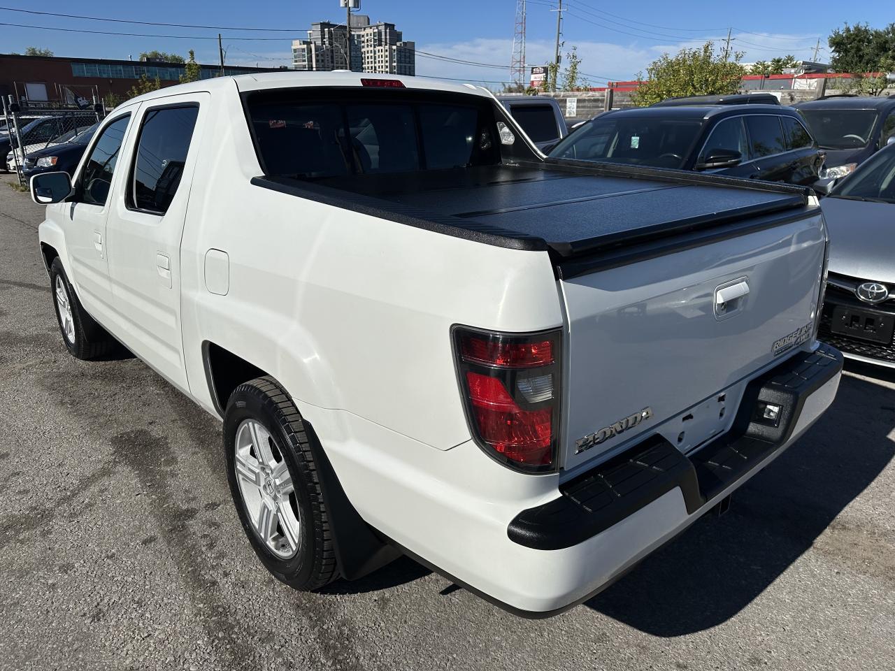 2013 Honda Ridgeline TOURING Photo2