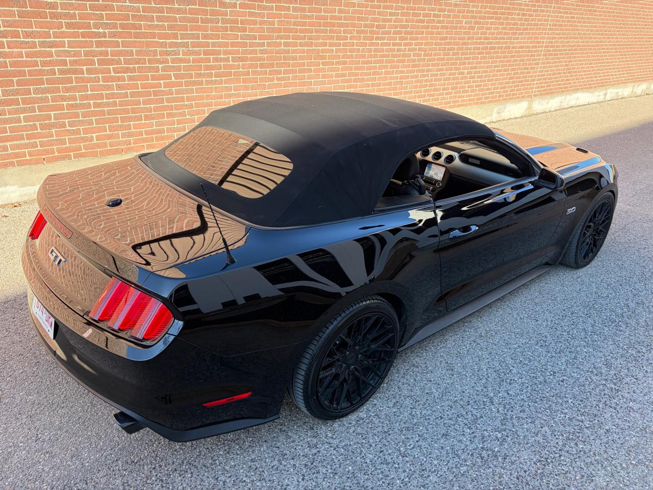 2017 Ford Mustang GT Premium - Photo #9