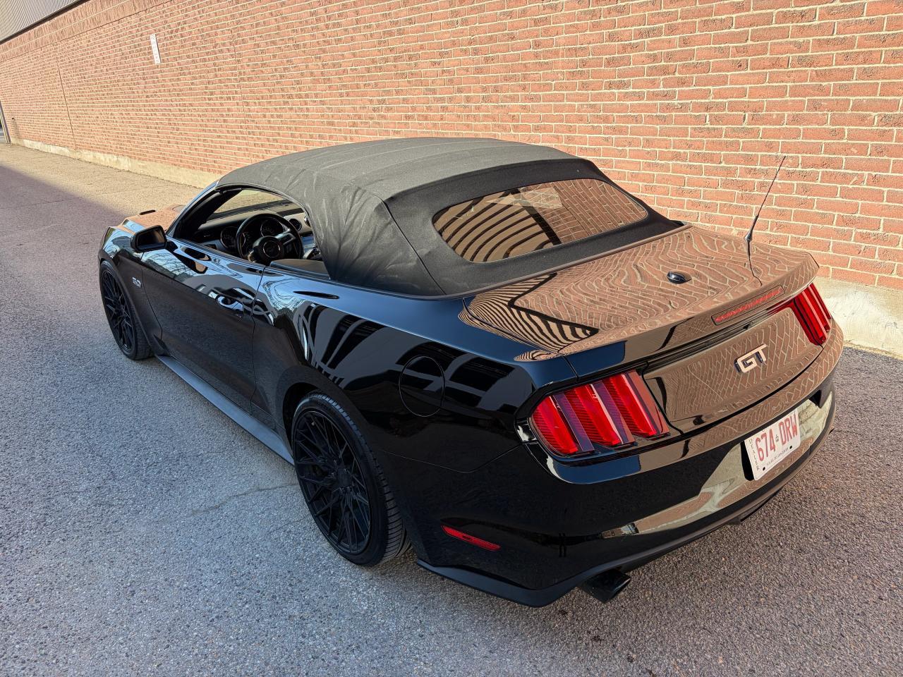 2017 Ford Mustang GT Premium Photo2