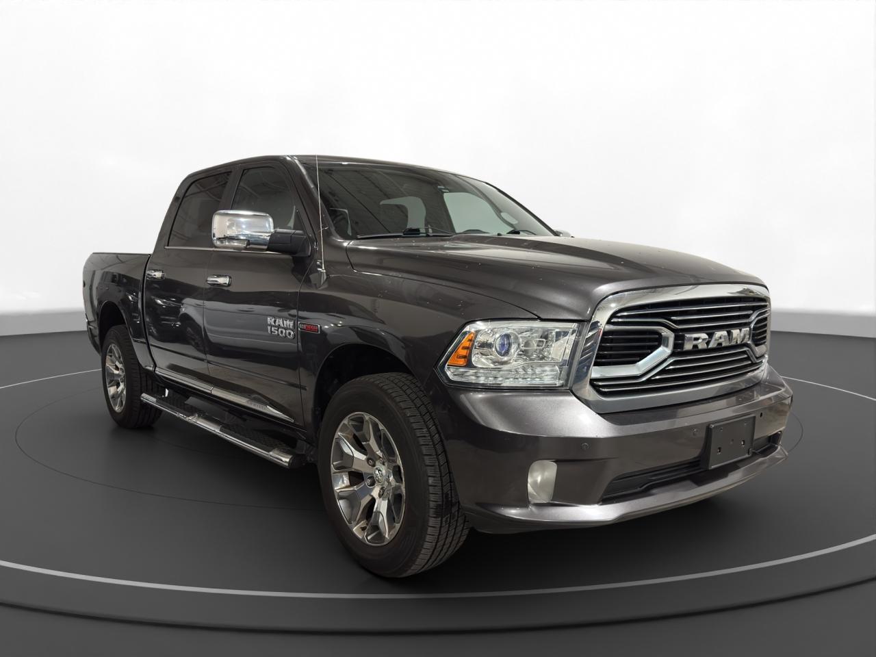 2018 RAM 1500 Limited 4x4 Crew Cab 5'7" Box *Ltd Avail* - Photo #3