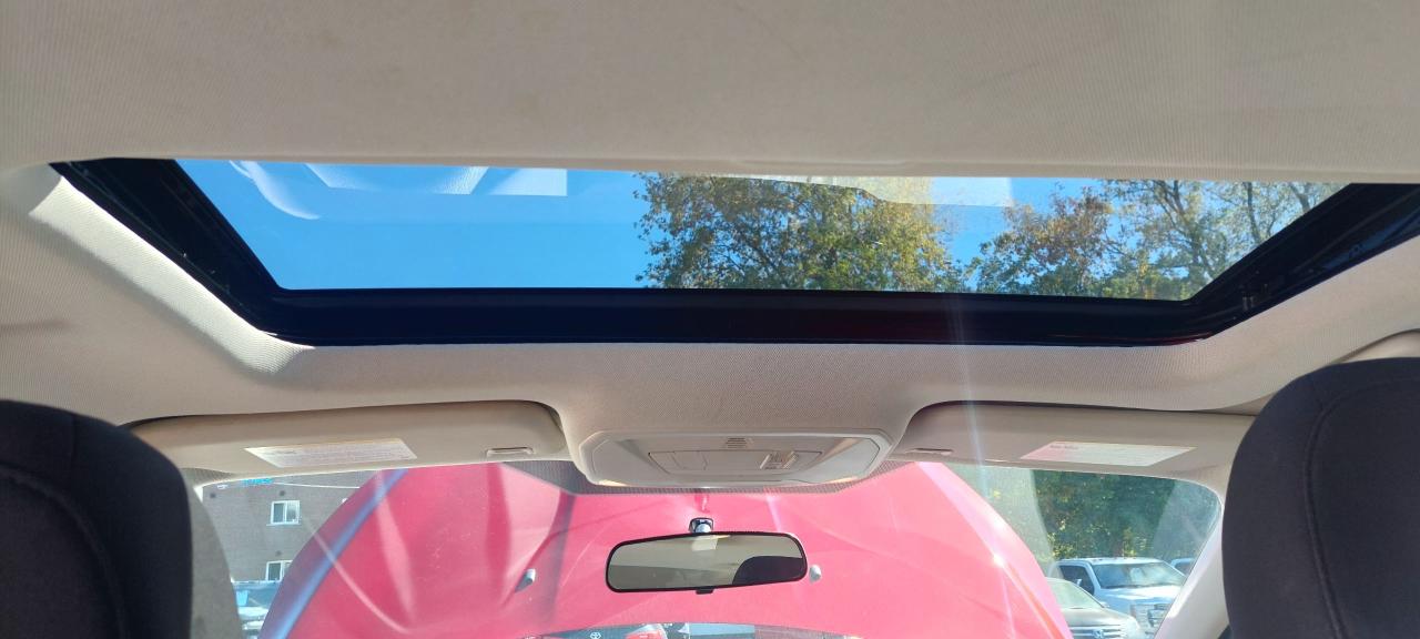 2015 Ford Focus SE - Photo #21