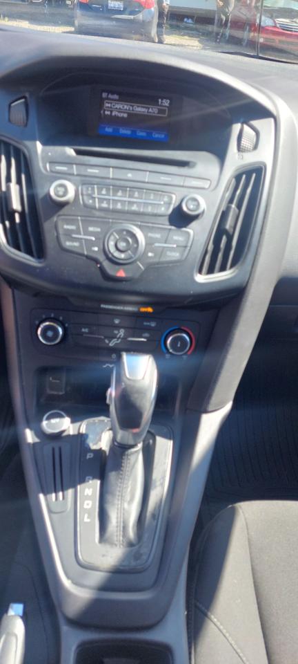 2015 Ford Focus SE - Photo #19