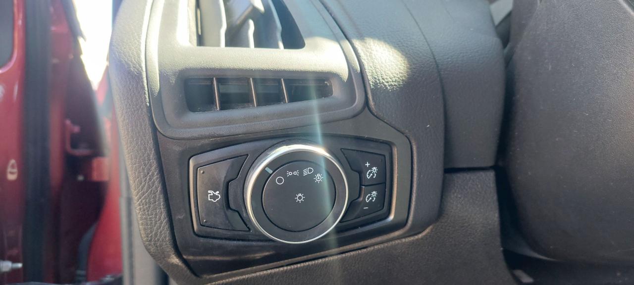 2015 Ford Focus SE - Photo #10