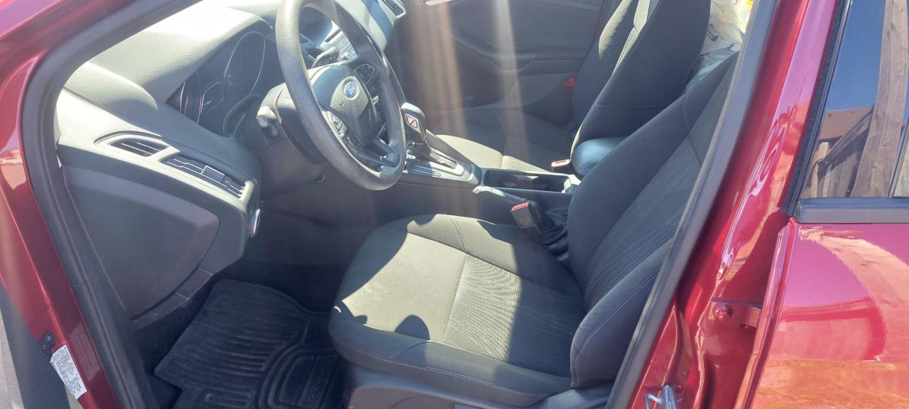 2015 Ford Focus SE - Photo #13