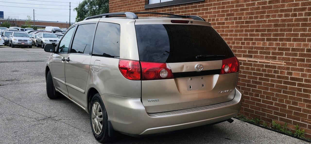 2006 Toyota Sienna 5DR CE 8-PASSENGER Photo2