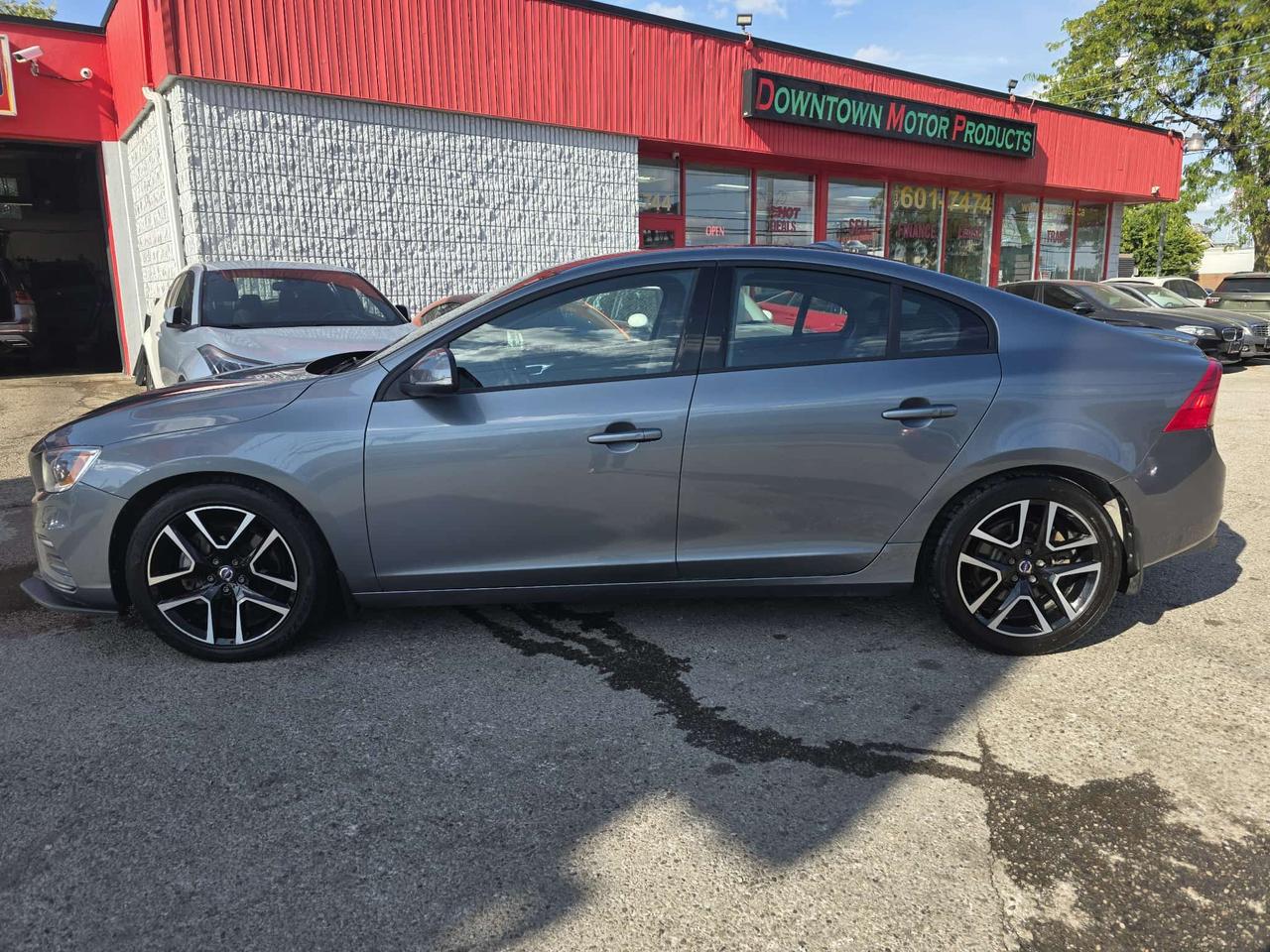 2018 Volvo S60 T6 AWD Dynamic Photo2