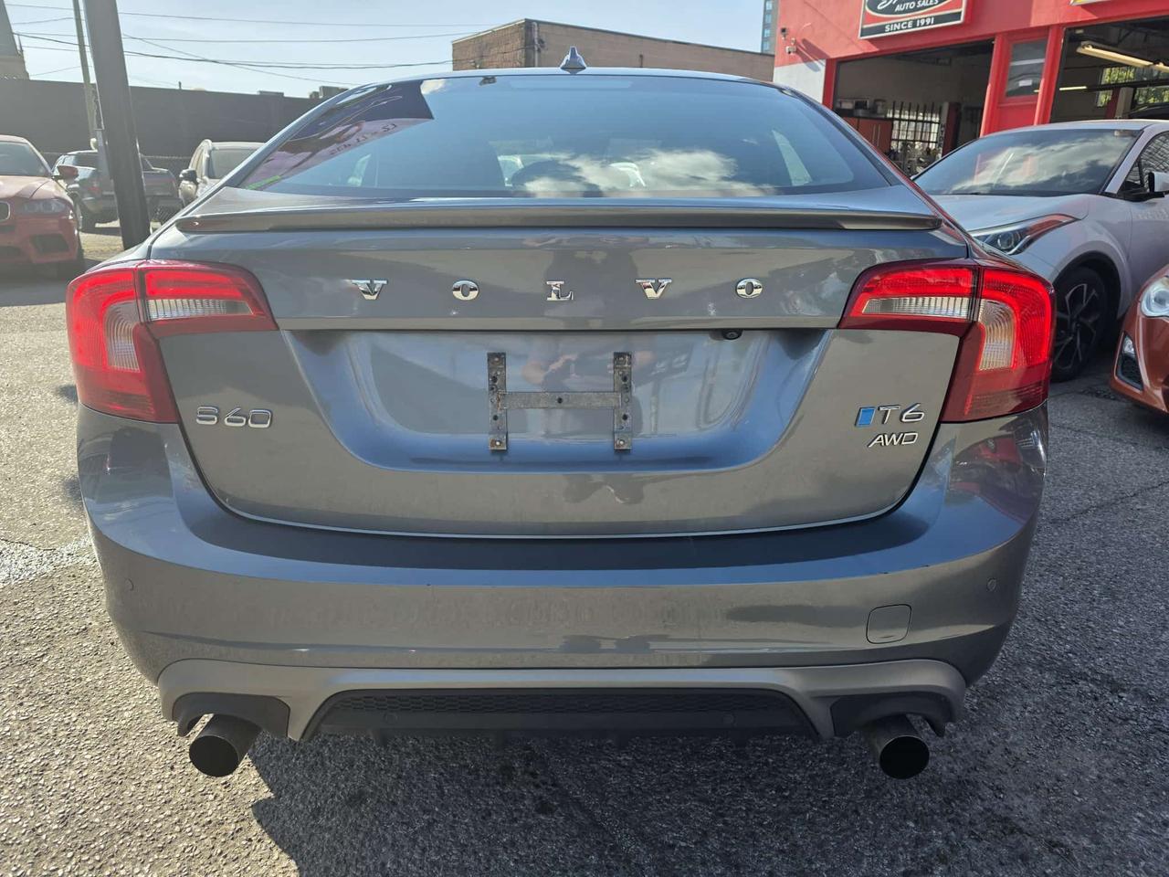 2018 Volvo S60 T6 AWD Dynamic Photo