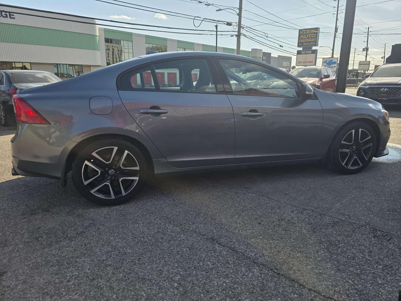 2018 Volvo S60 T6 AWD Dynamic Photo