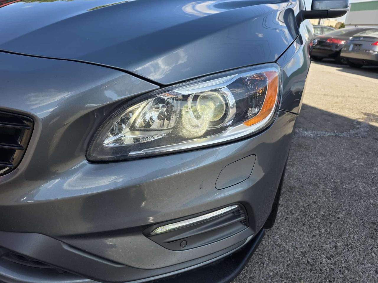 2018 Volvo S60 T6 AWD Dynamic Photo