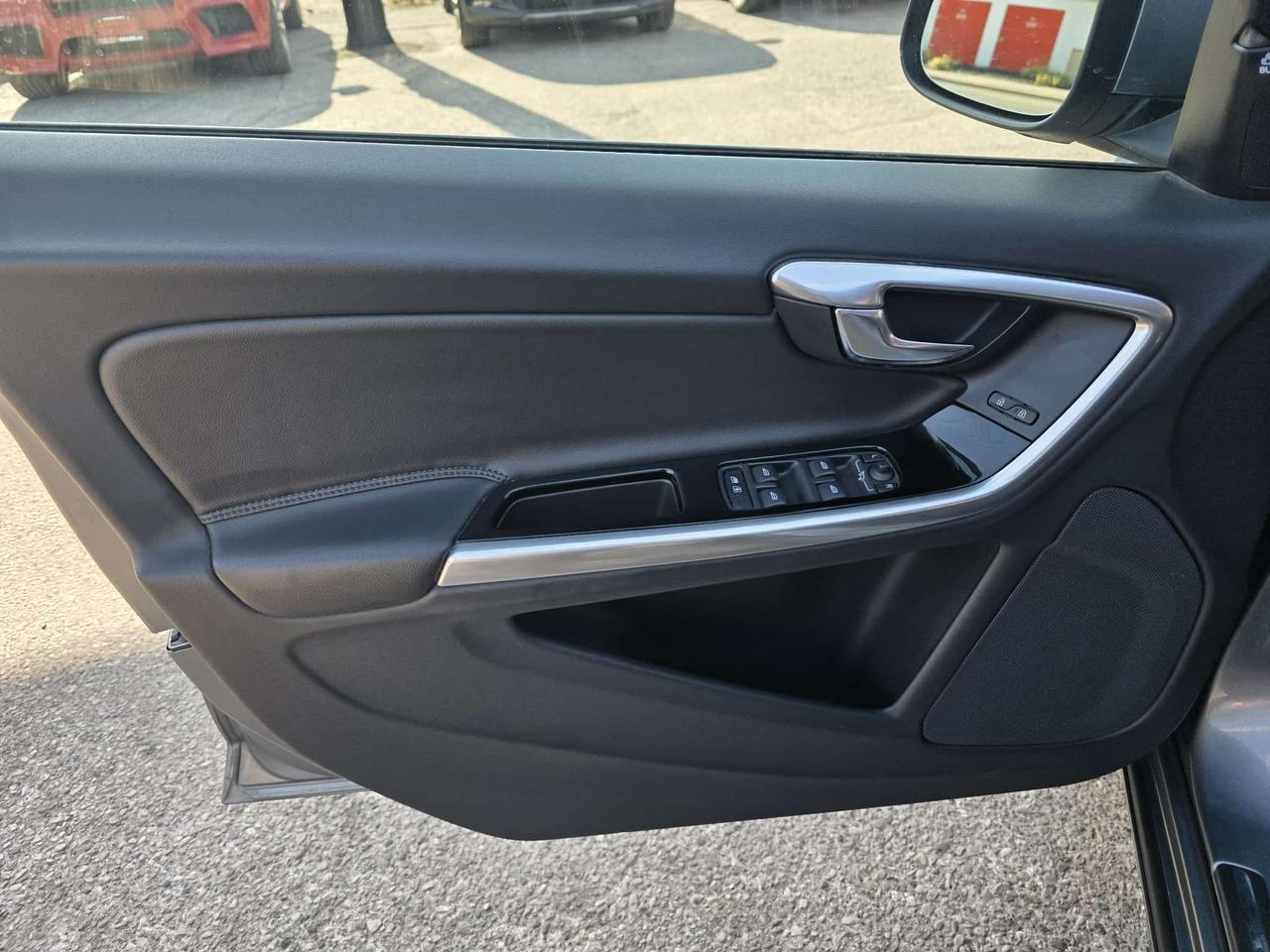 2018 Volvo S60 T6 AWD Dynamic Photo