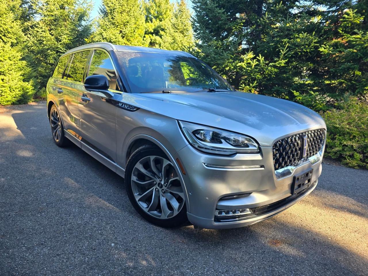 2020 Lincoln Aviator Grand Touring Photo2