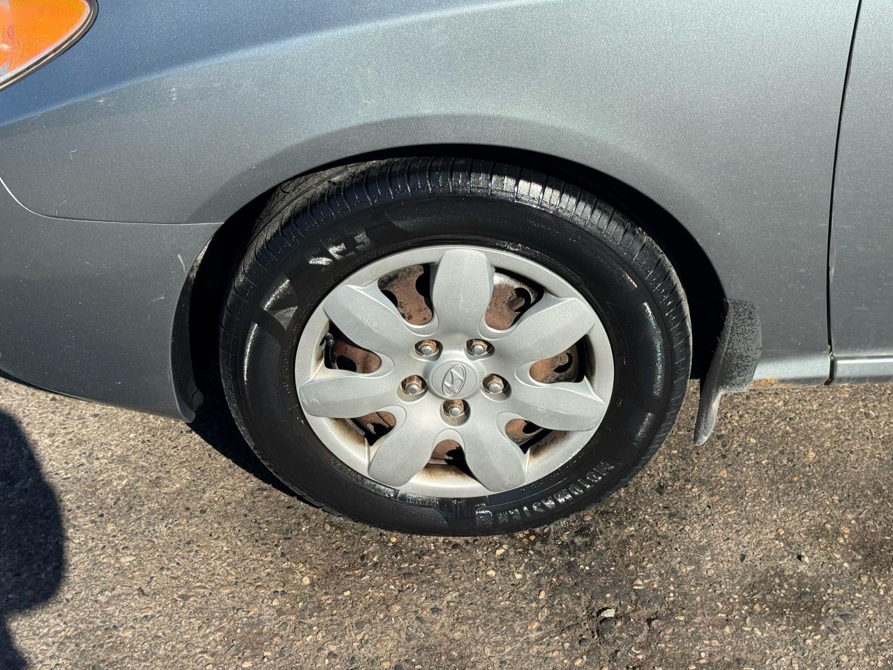2010 Hyundai Elantra GL - Photo #9