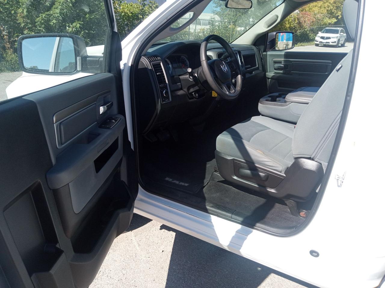 2019 RAM 1500 Classic ST - Photo #9