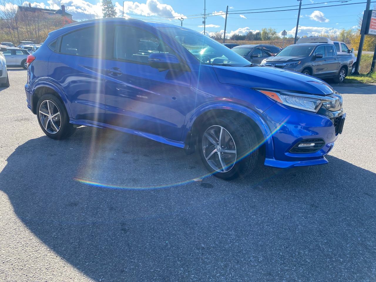 2019 Honda HR-V Touring Photo2