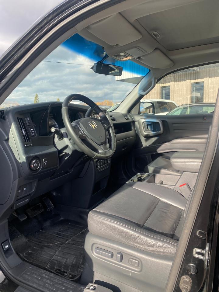 2010 Honda Ridgeline EX-L - Photo #2