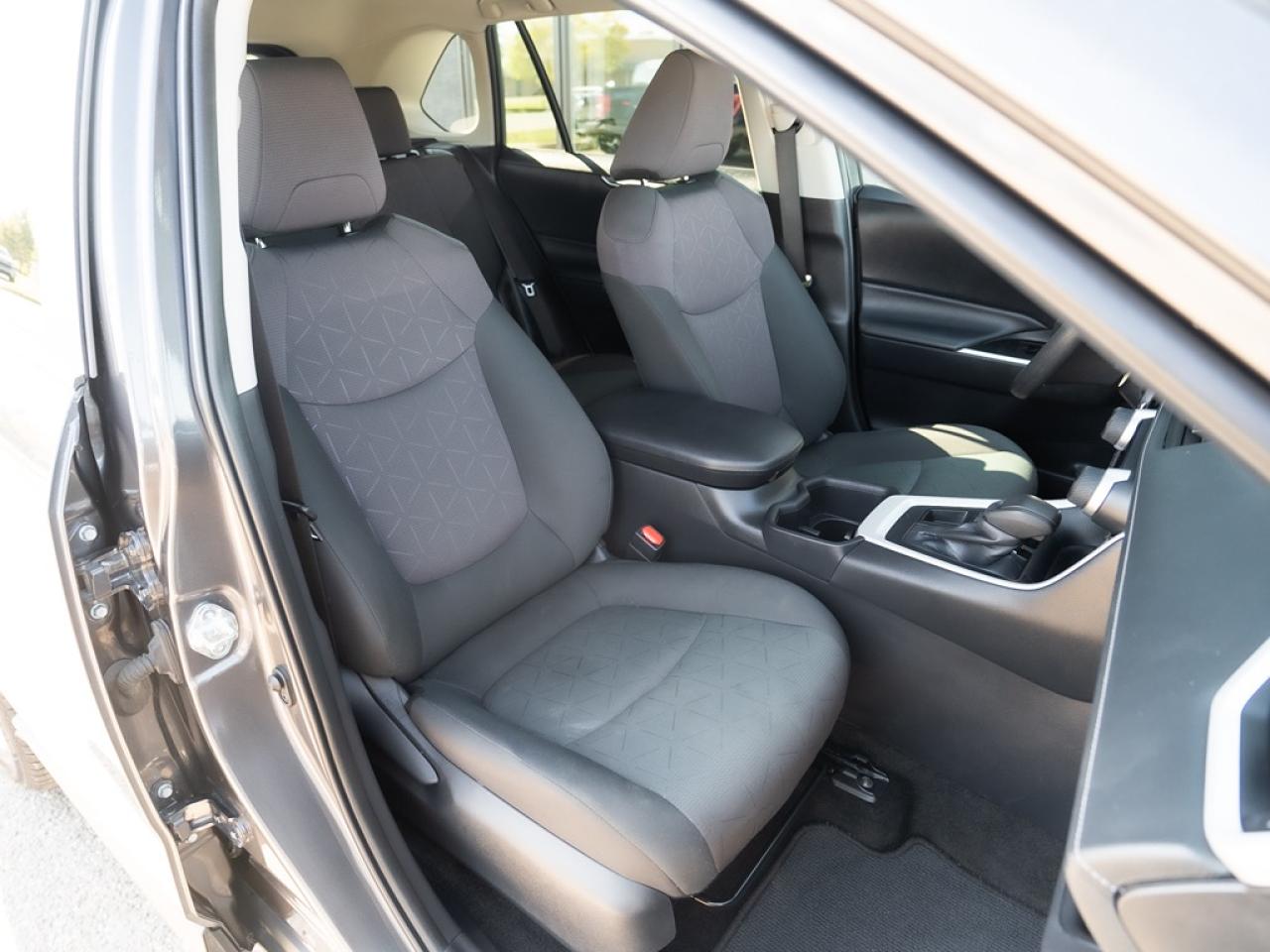 2024 Toyota RAV4 LE AWD Photo40