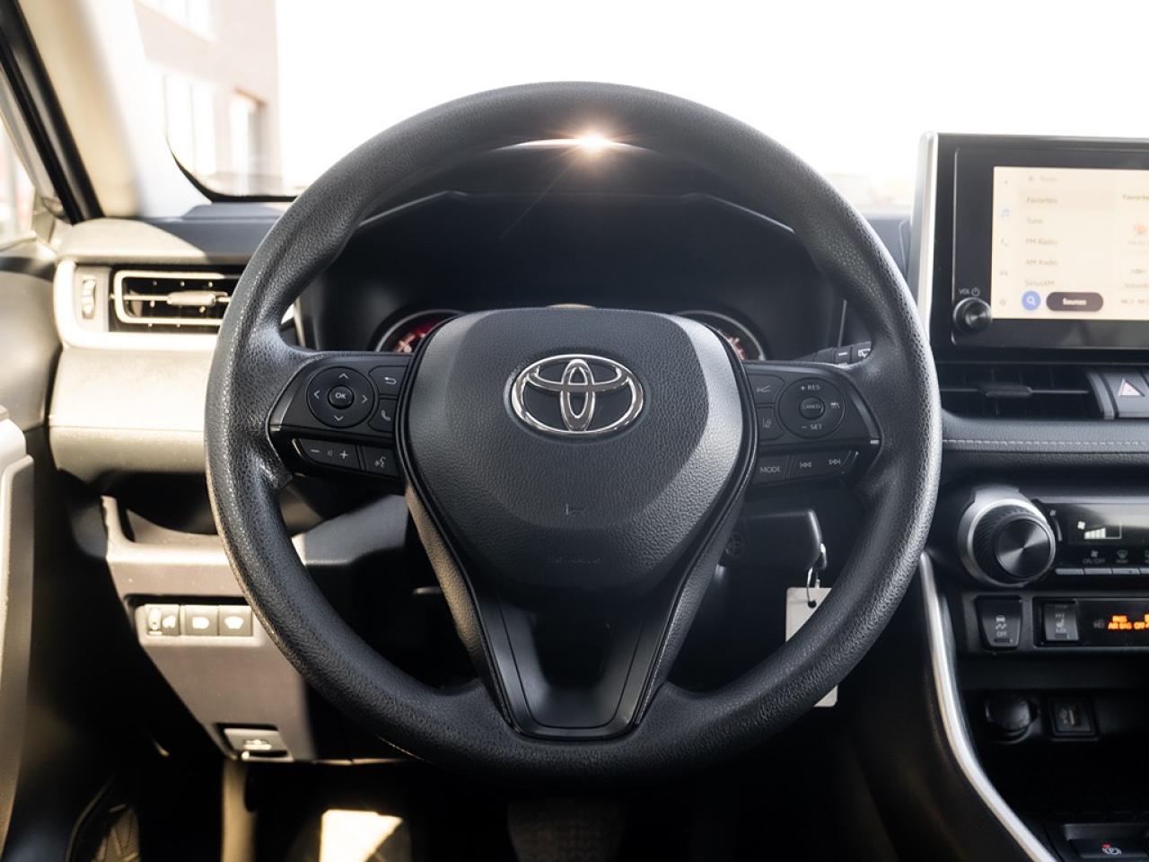 2024 Toyota RAV4 LE AWD Photo31