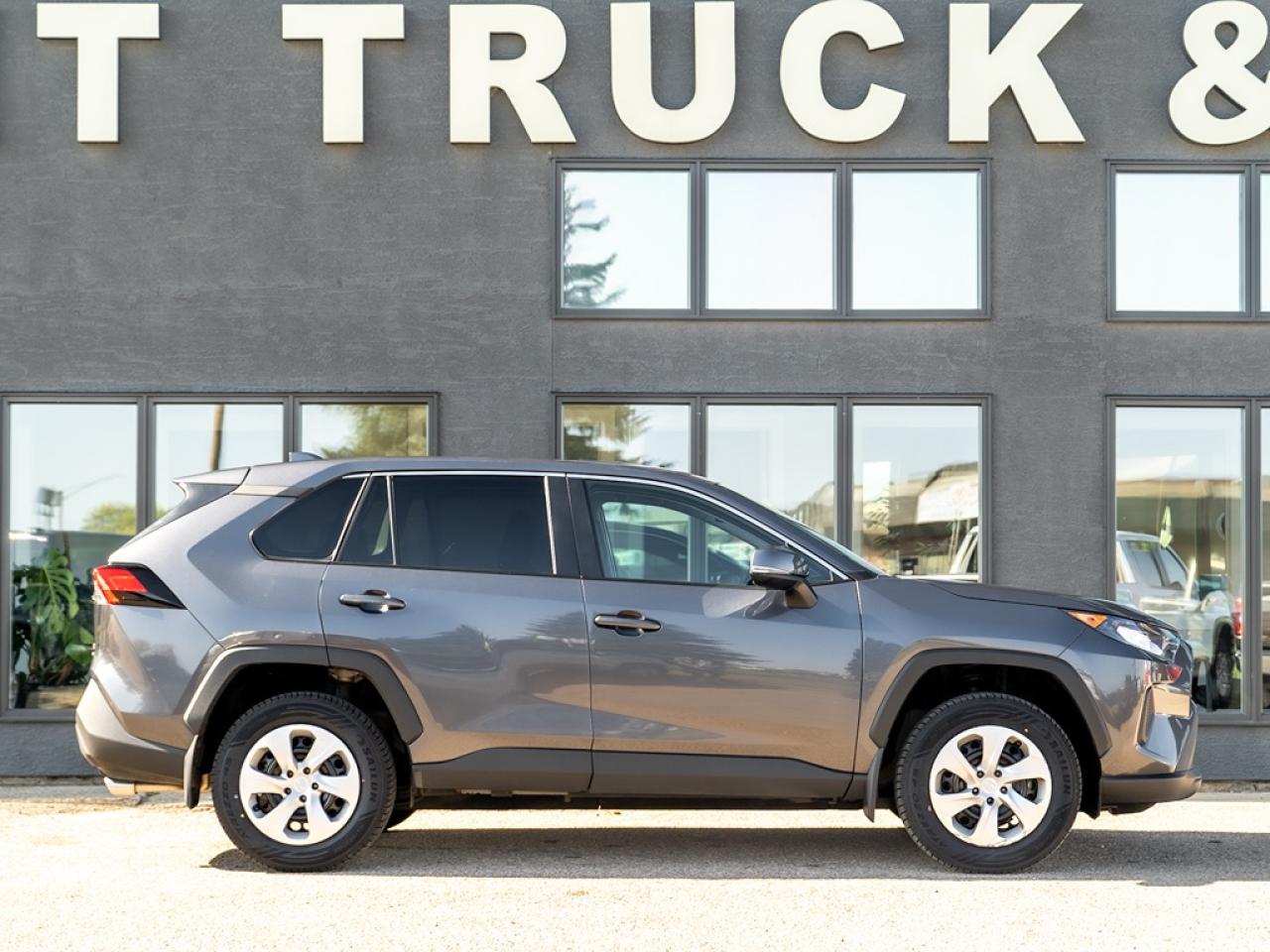 2024 Toyota RAV4 LE AWD Photo25
