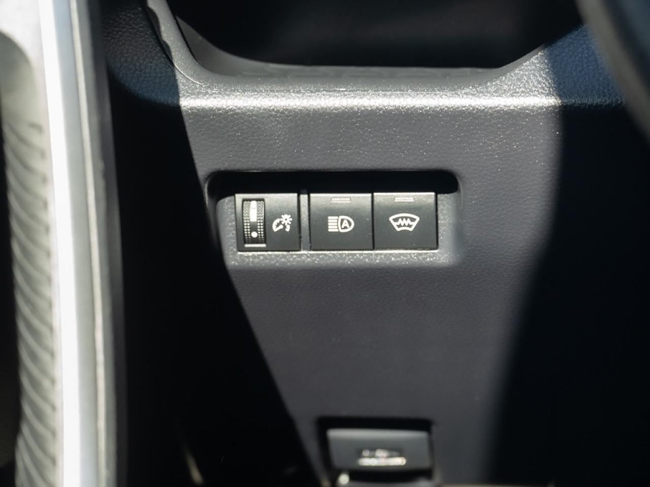 2024 Toyota RAV4 LE AWD Photo11