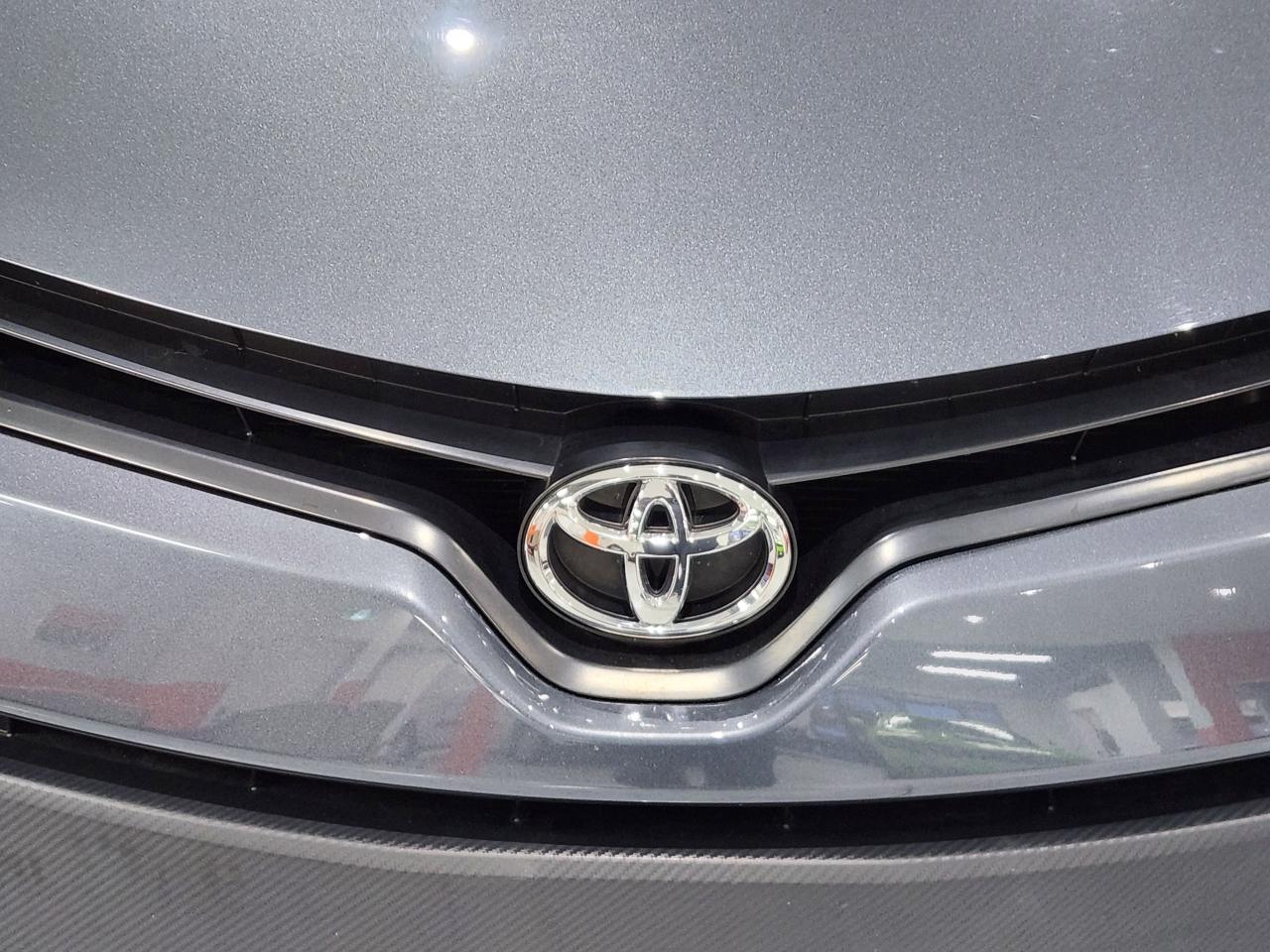 2015 Toyota Corolla CE Auto Air Rear Camera Great Shape Photo4