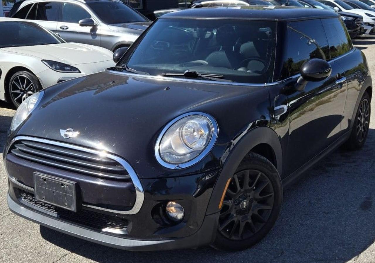 Used 2018 MINI Cooper LEATHER / PANO ROOF / NAV / HTD SEATS / LOW KMS for sale in Cambridge, ON