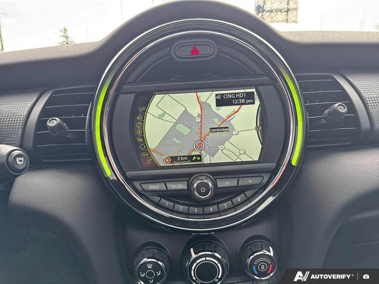 2018 MINI Cooper LEATHER / PANO ROOF / NAV / HTD SEATS / LOW KMS - Photo #13