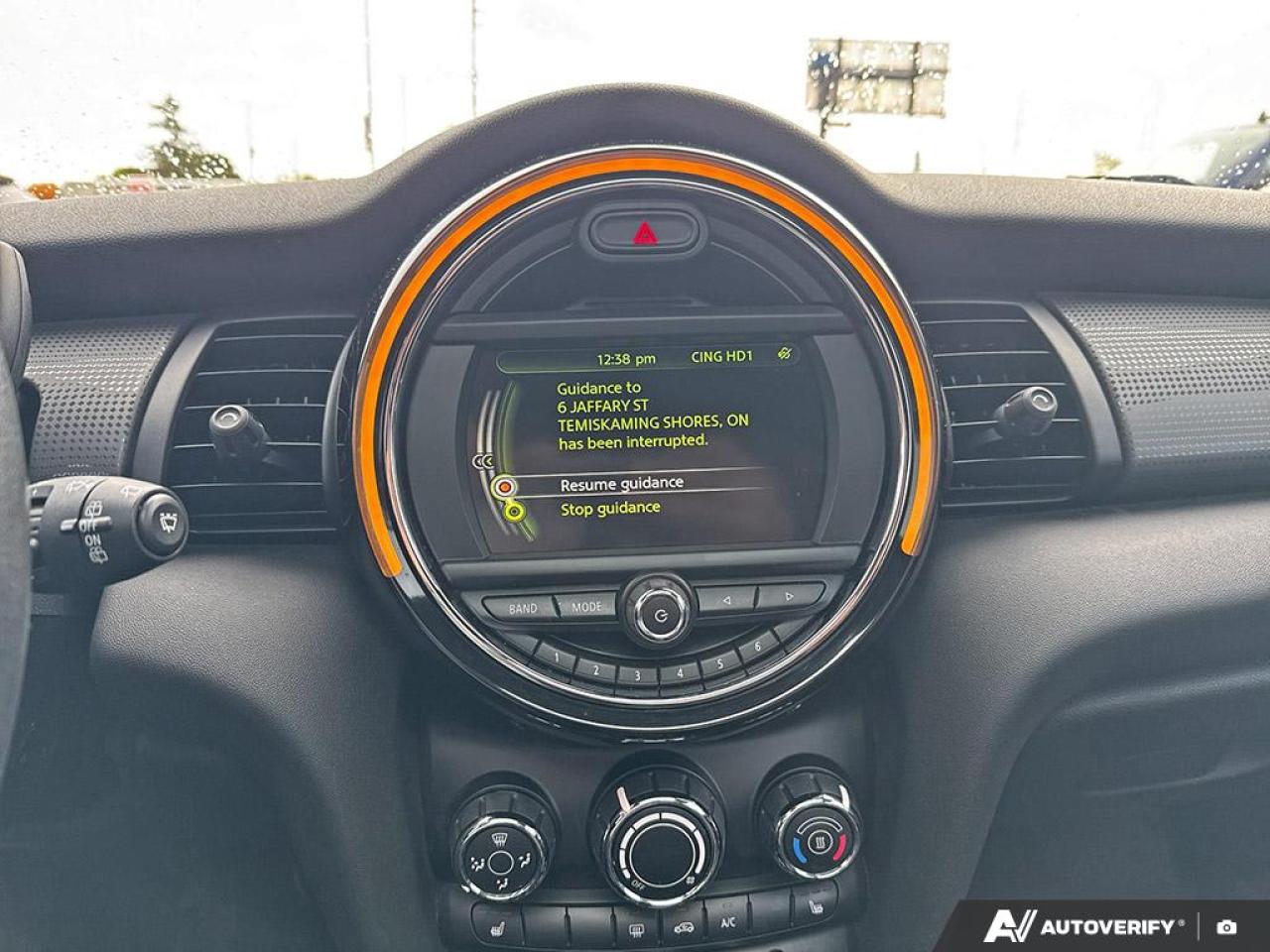 2018 MINI Cooper LEATHER / PANO ROOF / NAV / HTD SEATS / LOW KMS - Photo #12