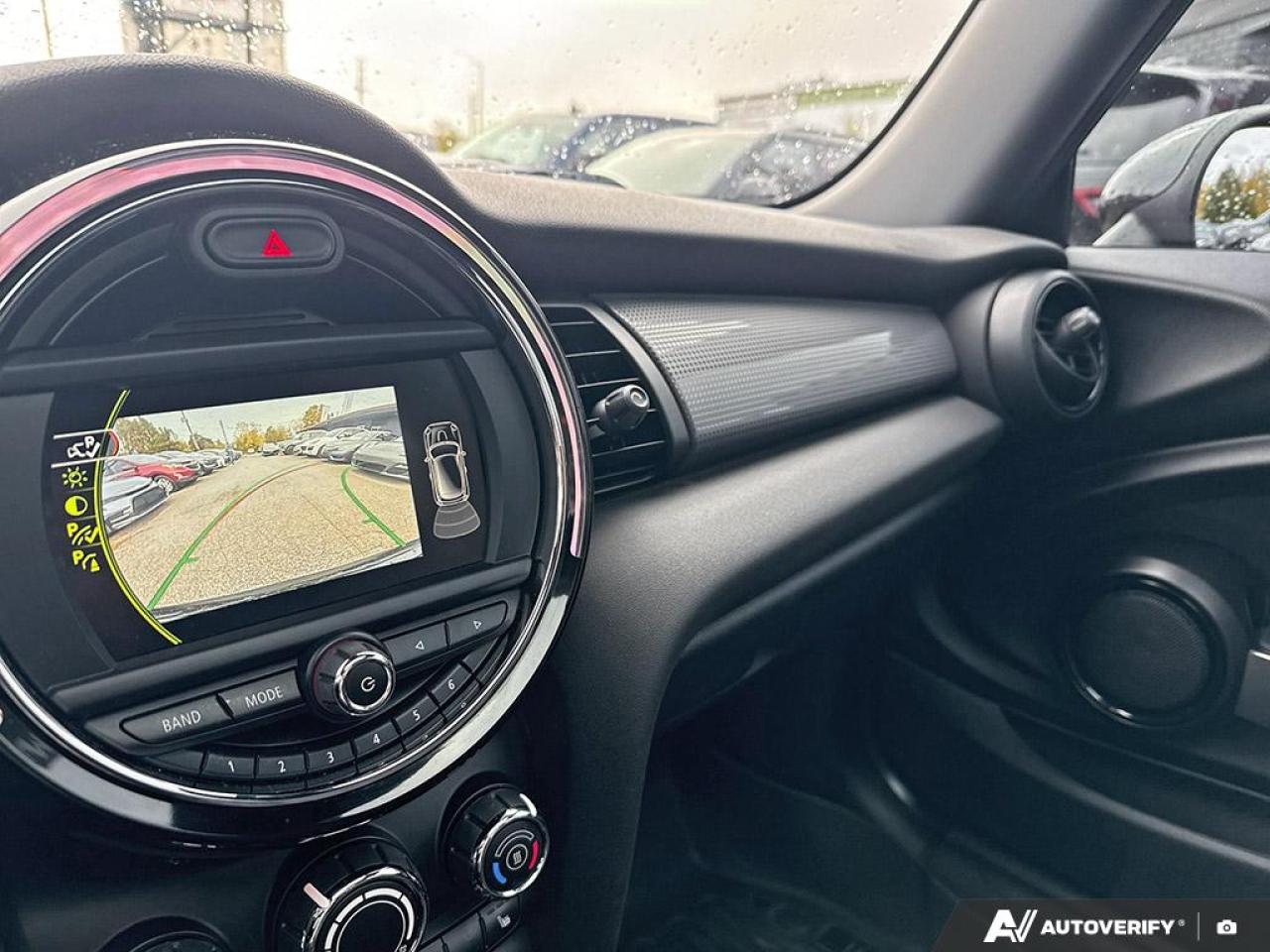 2018 MINI Cooper LEATHER / PANO ROOF / NAV / HTD SEATS / LOW KMS - Photo #21