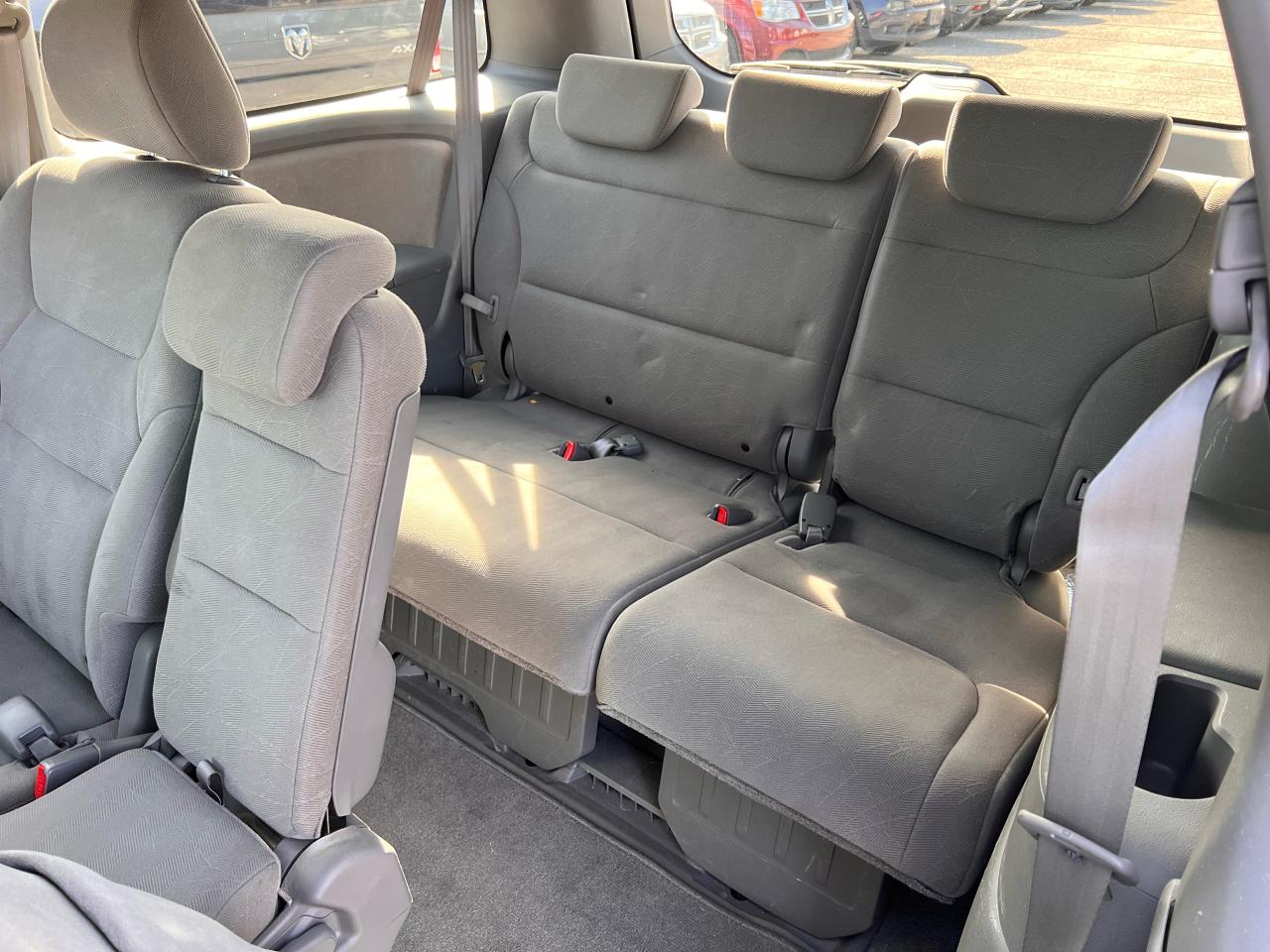 2010 Honda Odyssey SE Photo43