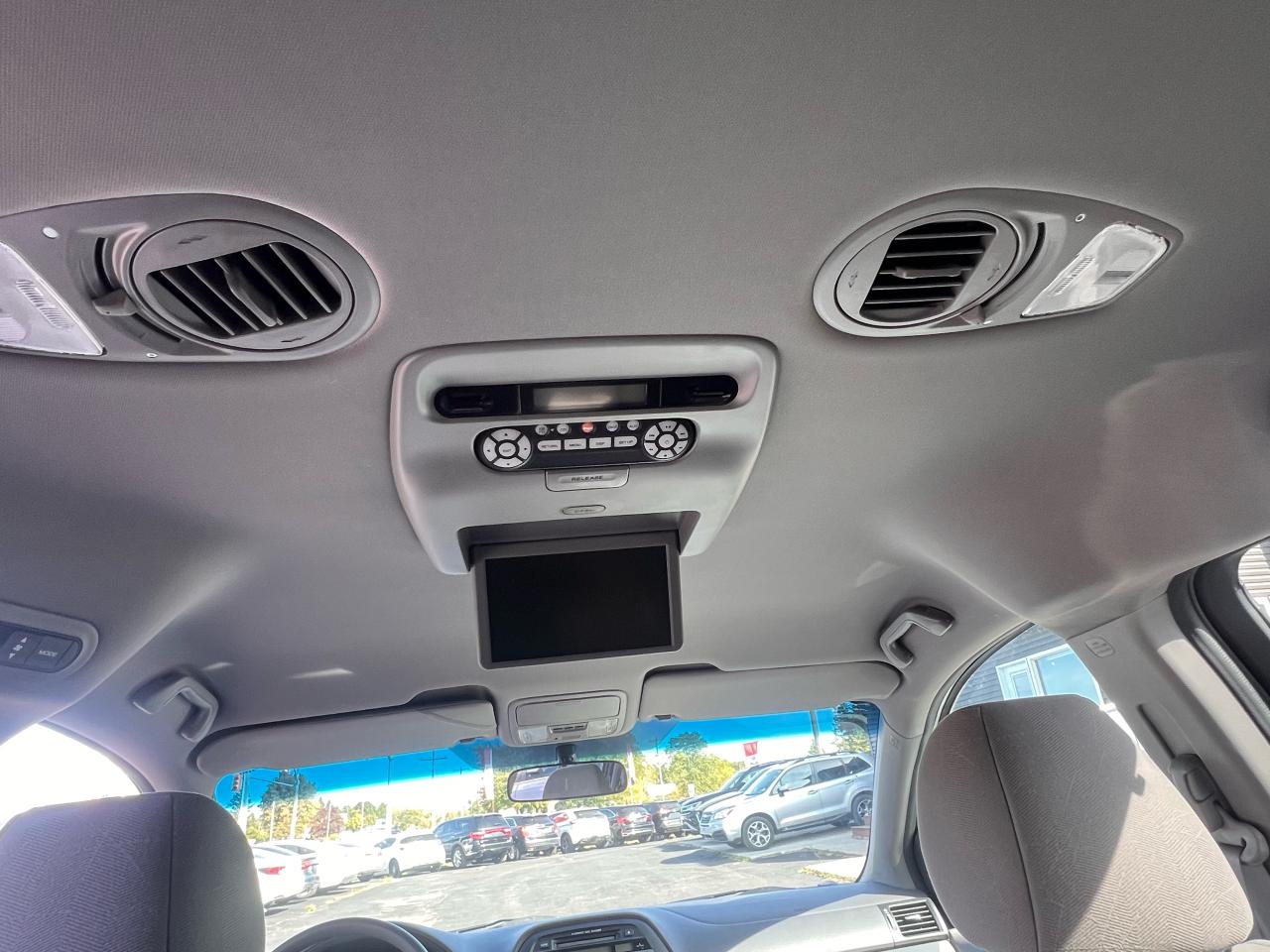 2010 Honda Odyssey SE Photo45