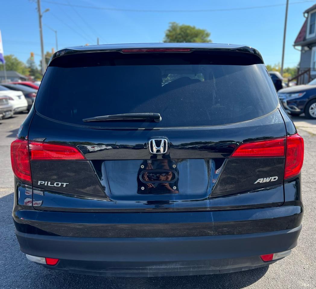 2018 Honda Pilot LX Photo4