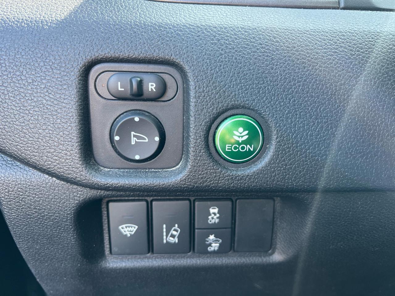 2018 Honda Pilot LX Photo14