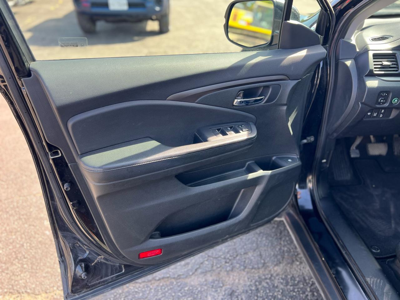2018 Honda Pilot LX Photo12