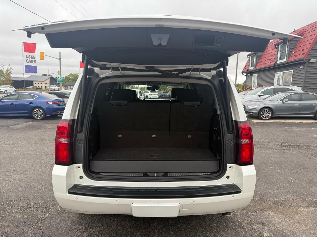 2016 Chevrolet Tahoe LT Photo9