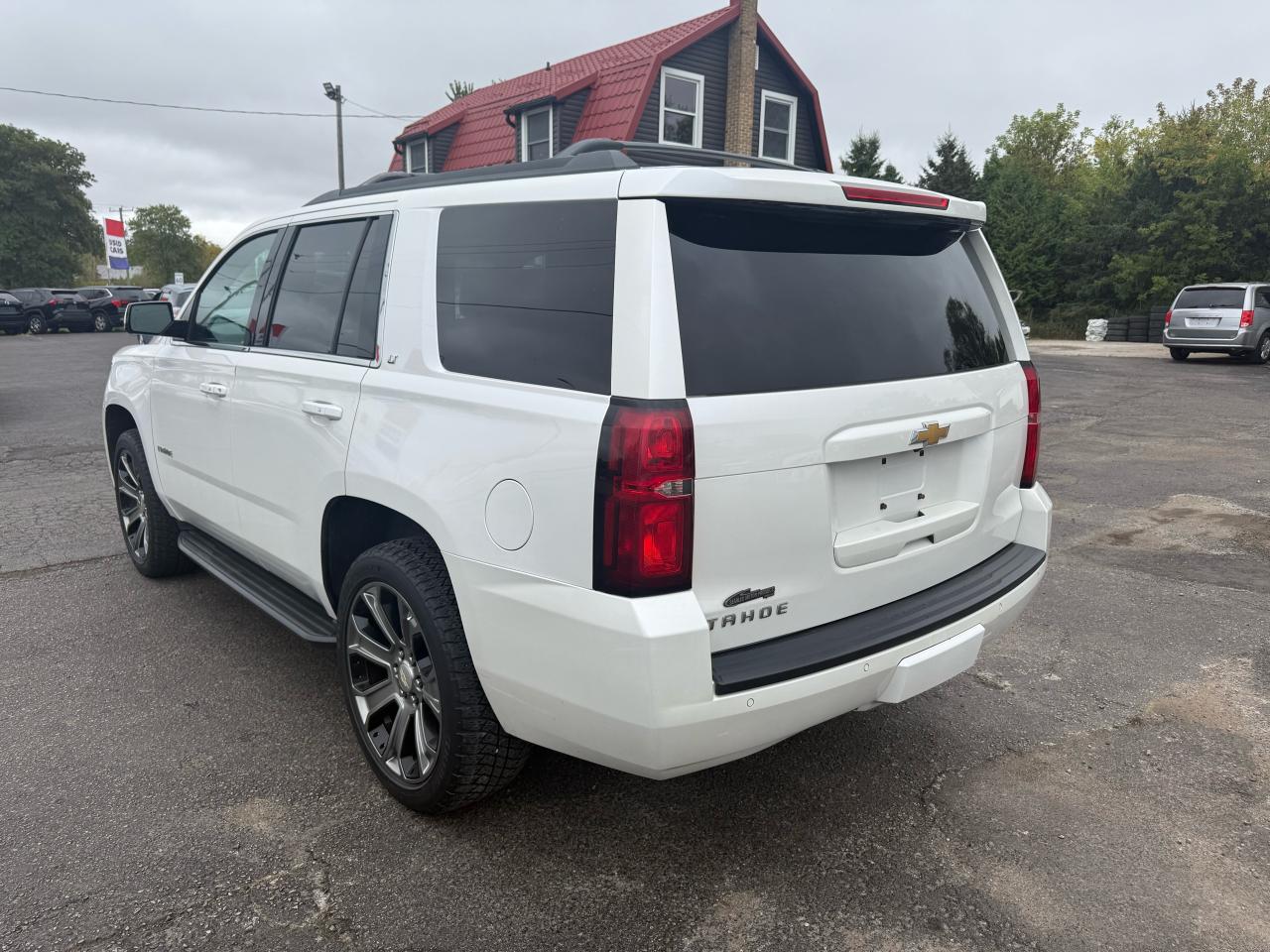 2016 Chevrolet Tahoe LT Photo5