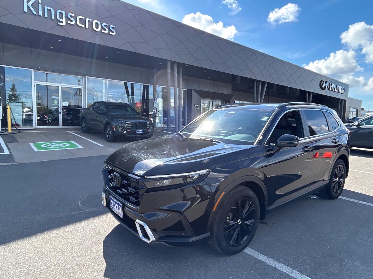 2023 Honda CR-V Hybrid Touring Photo0