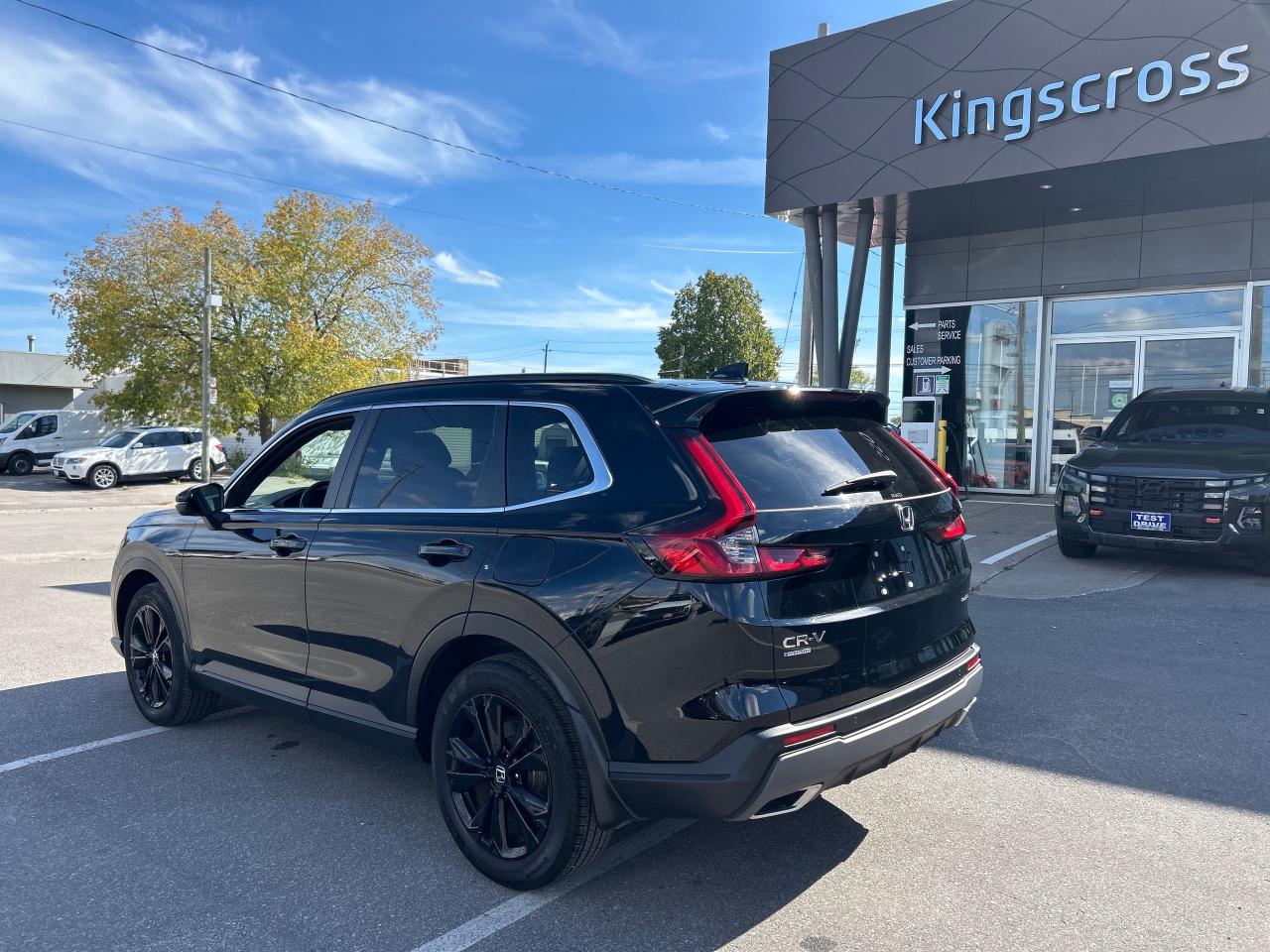 2023 Honda CR-V Hybrid Touring Photo