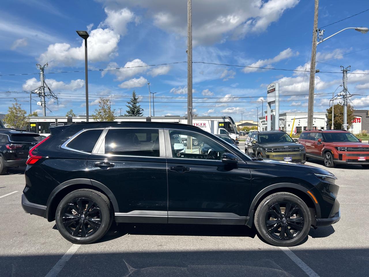 2023 Honda CR-V Hybrid Touring Photo