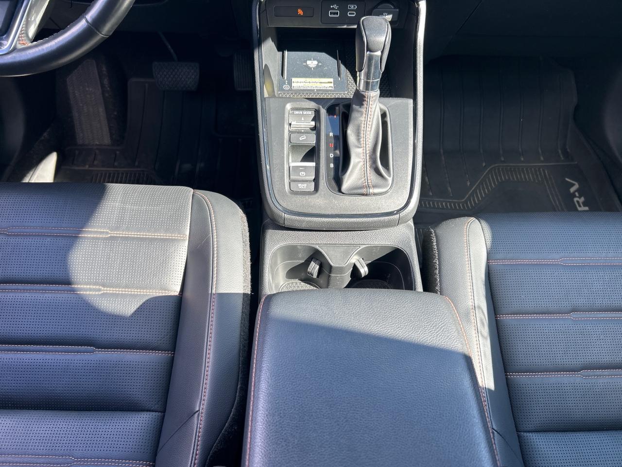 2023 Honda CR-V Hybrid Touring Photo